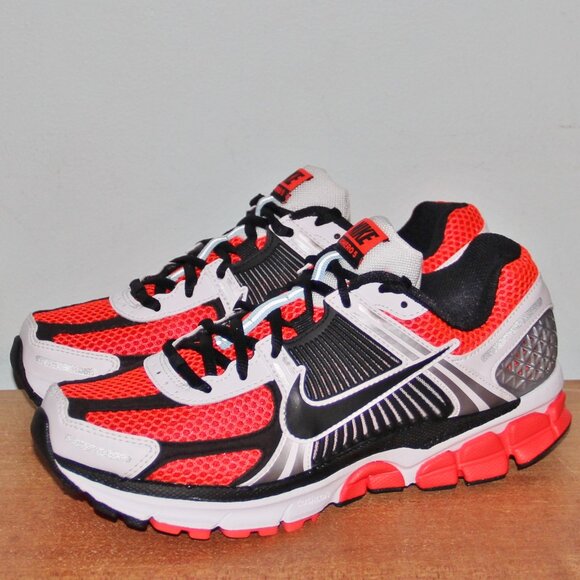 Nike Air Zoom Vomero 5 SE Running Shoes Men\'s 6 Women\'s 7.5 Bright Crimson